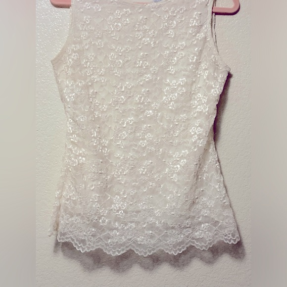 Elegant Lace Sleeveless Ivory Vintage Y2K Top - Picture 3 of 6